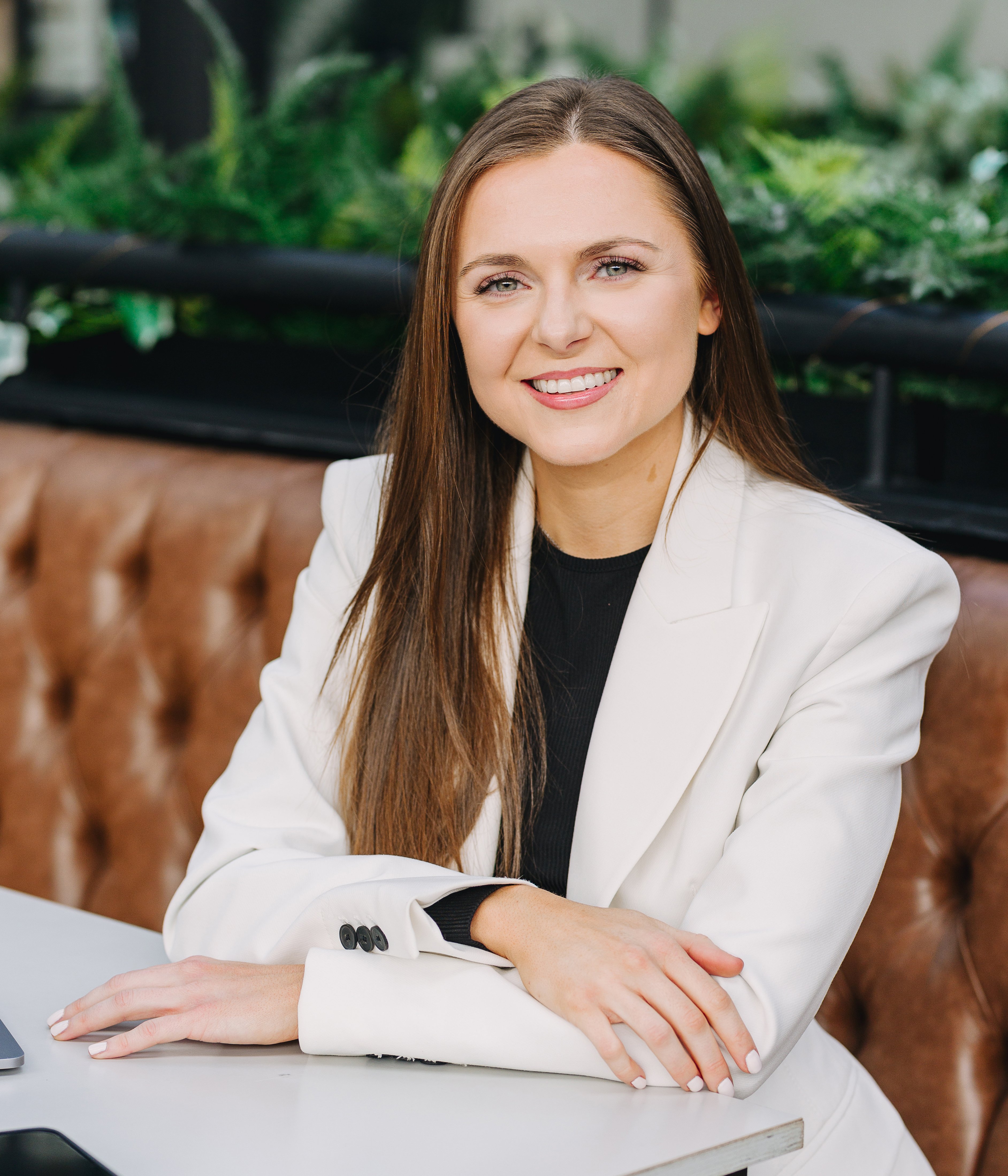 Caitlin Marks, The Candidate Edit